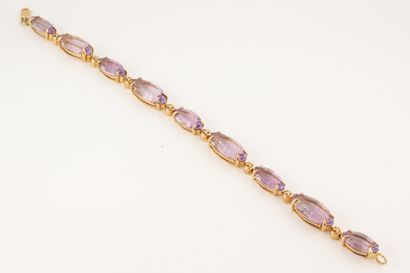 null Gold-plated silver bracelet (vermeil) with nine falling navette-cut amethysts...