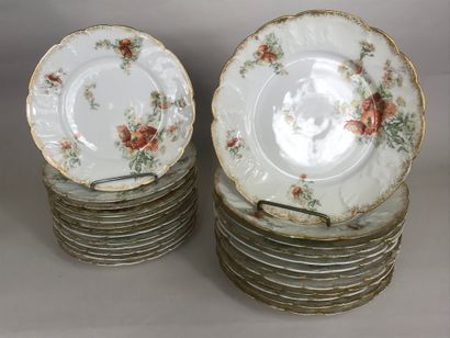 null Service de 12 assiettes de table et de 13 assiettes à dessert en Porcelaine...