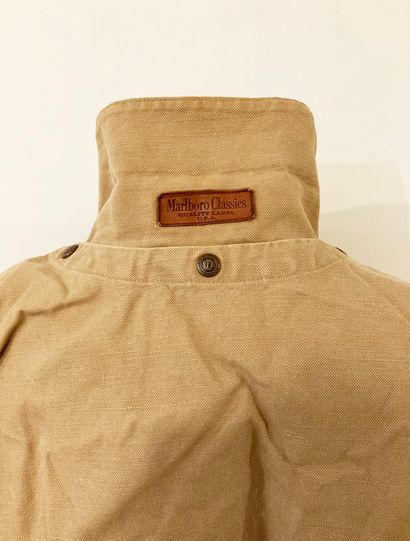 null MARLBORO Classic.
Men's coat in canvas. Size : 52
(Condition of use)