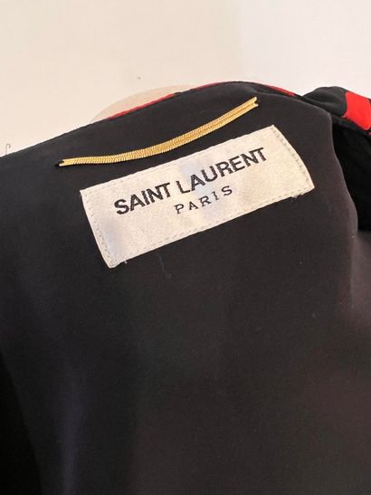 null YVES SAINT LAURENT 
Iconic Lips dress. T 38.
(Good condition)