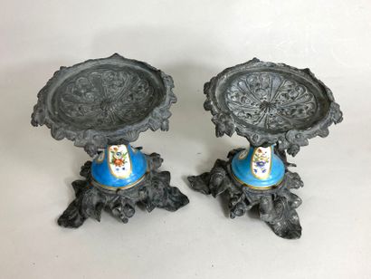 null Porcelain of PARIS
Pair of silver bronze cups on celestial blue porcelain pedestal...