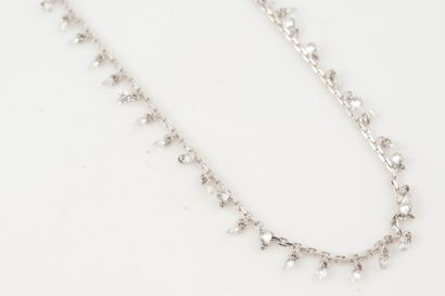 null Necklace in 18k white gold decorated with 43 brilliant cut diamonds in pampille...