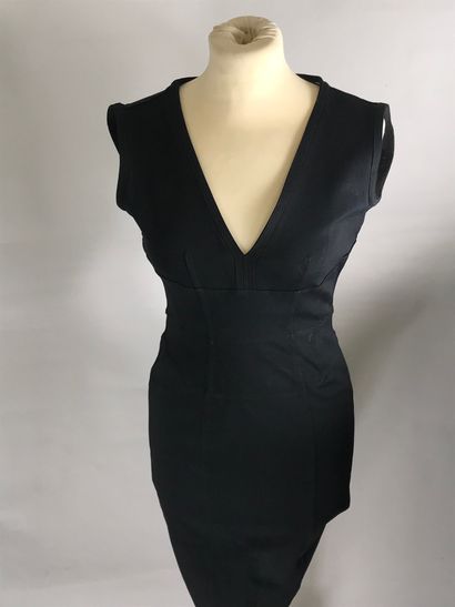 BURBERRY - London
Black sleeveless dress,...