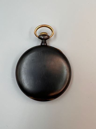 null LIP Chronometer
Pocket watch in blackened steel, signed white dial, indexes...