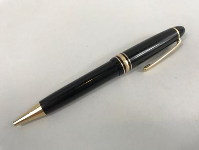 null MONTBLANC. Stylo à cartouche. MEISTERSTUCK, modèle 161.
(choc au niveau de ...