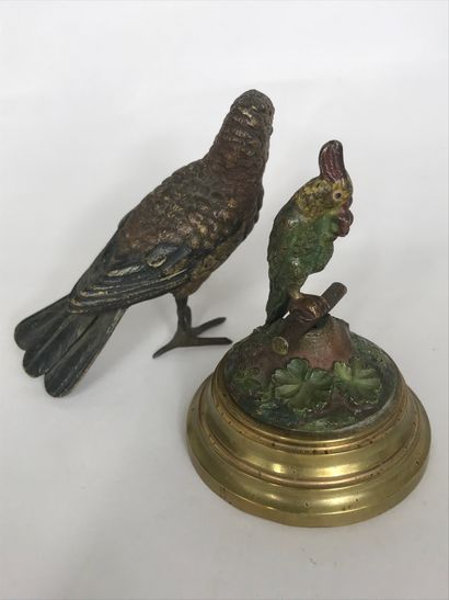 null Bronze of VIENNA 
Two small bronzes of Vienna representing two birds.
Height....