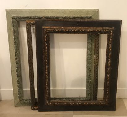 null Lot of 11 frames, one oval in carved wood, some decorated with vegetal friezes....