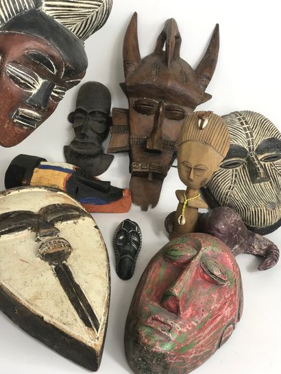 null Set of African masks : 9 African masks