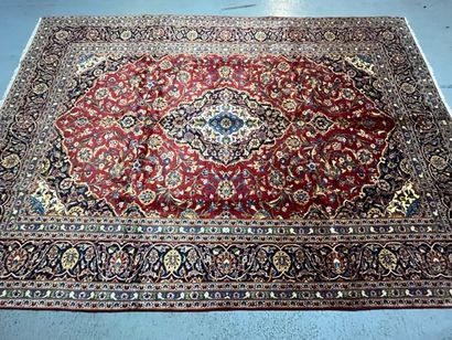 null Important Kachan kork
Iran, About 1975
Size : 350 x 256 cm
Velvet carpet in...