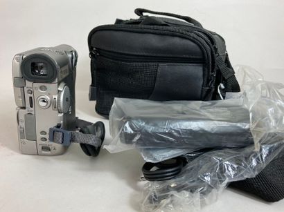 null CANON - Camera MV4 
Complete in its original box with soft case provided. Full...