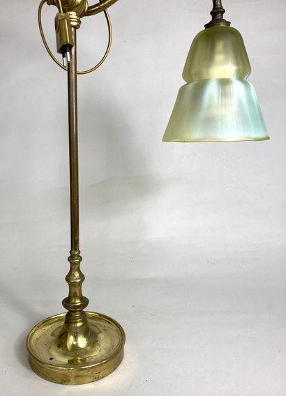 null Desk lamp in brass with frosted glass shade 
Height: 54,5 cm.