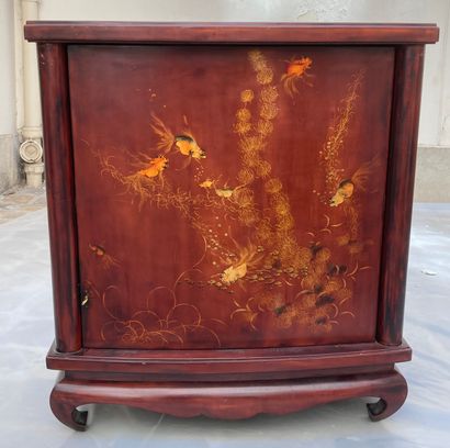 null THAN LEY, VIETNAM (HANOI SCHOOL). 
Buffet forming a red and gold lacquered bar,...