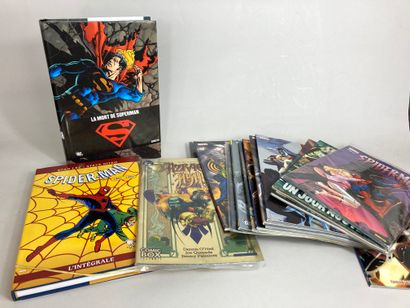 null COMIC BOOKS, COMICS 
Lot of 16 MARVEL comics including SPIDERMAN, SUPERMAN,...