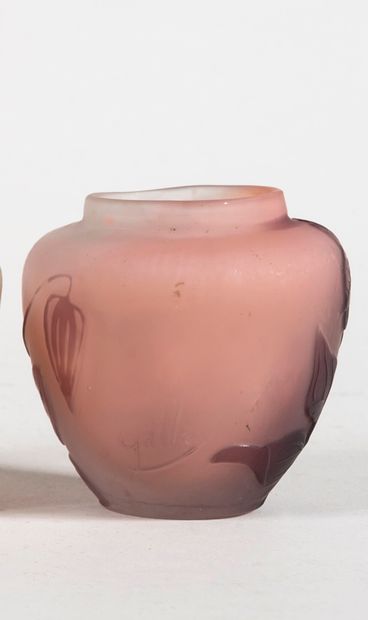 null Émile GALLÉ (1846-1904)
Vase "Cérémonie du thé" de forme ovoïde à petit col...
