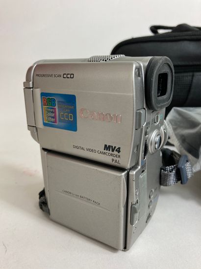 null CANON - Camera MV4 
Complète dans sa boite d'origine avec étui souple fourni....
