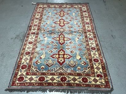 null Original Kazak
South Caucasus, About 1975
Size : 190 x 130 cm
Wool velvet carpet...