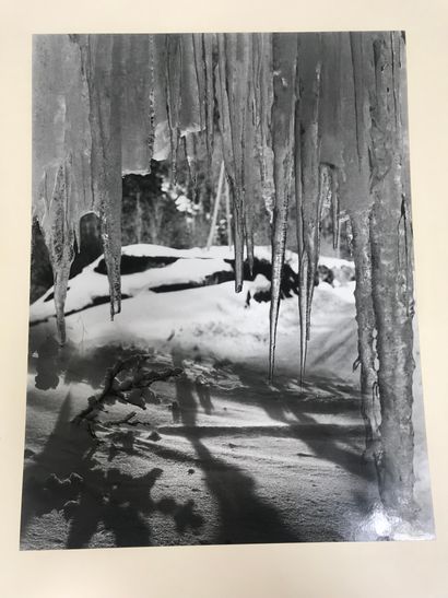 null Jean-Gérard SECKLER (1924-2015, Alfortville)
Lot of 5 photographs of snowy landscapes...