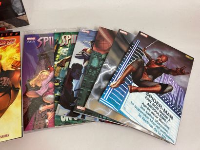 null COMIC BOOKS, COMICS 
Lot of 16 MARVEL comics including SPIDERMAN, SUPERMAN,...