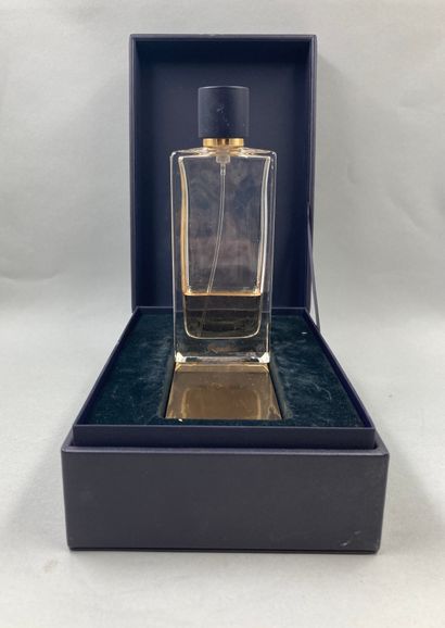 null GUERLAIN "Iris Torréfié
Glass bottle, limited edition. PDO 2/6. In its luxurious...