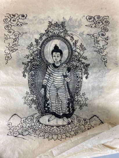 null CHINE.
Lot d'impressions sur papier de riz représentant des thèmes buddhiques,...
