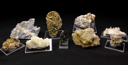 null Set of minerals from the coal mines of La Mure d'Isère. 
Four quartz with siderite,...