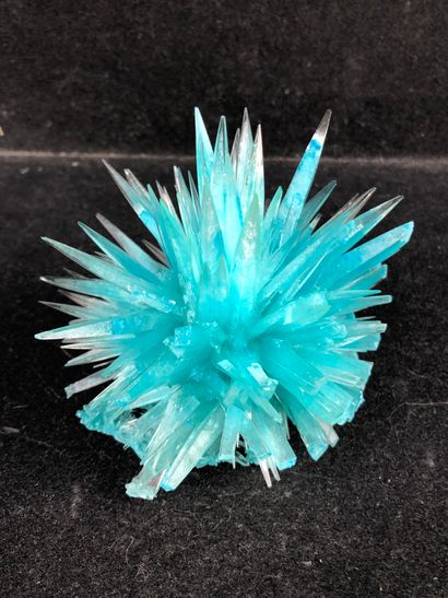 null Mineral of synthesis 
Phosphate-Niahite, blue sheaf. 
Height: 10 cm; width:...