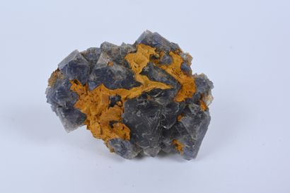 Fluorite bleu avec limonite 
Chavaniac (...
