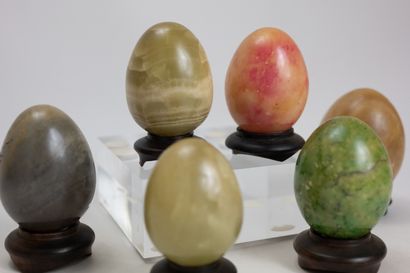 null Set of 6 eggs in hard stone with their bases.