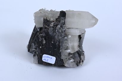null Quartz crystals and important crystals of Hubnerites 
Peru