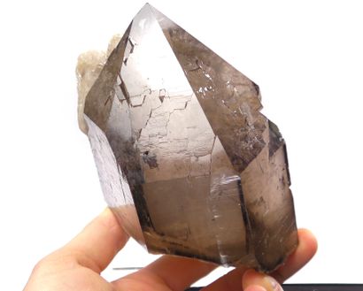 null Très beau monocristal de quartz fumé du Mont-Blanc, entièrement cicatrisé :...