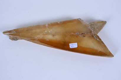 null Spearhead gypsum 
Quarry of Carresse (Pyrénées Atlantiques)
Length: 28,5 cm...
