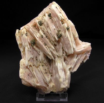 null Chalcopyrite on baryte from Dreisslar, Germany. A very nice copy of a German...
