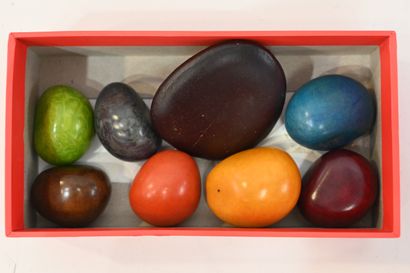 null A batch of colored vegetable ivory seeds (Tagua)