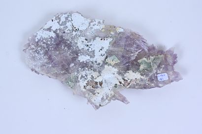 null Transparent amethyst flowers on thin plate
Brazil, Rio Grande Do Sul
29 x 15...