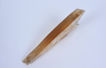 null Spearhead gypsum 
Quarry of Carresse (Pyrénées Atlantiques)
Length: 28,5 cm...