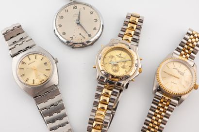 Ensemble de trois montres bracelet en acier...