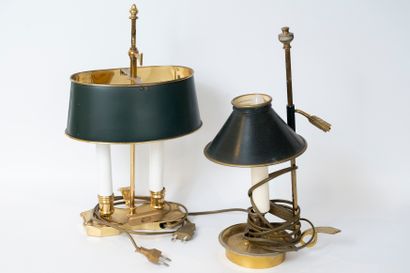 Deux lampes bouillottes en bronze doré et...