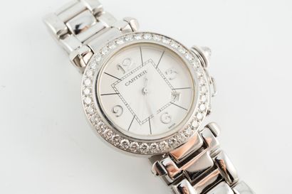null CARTIER Paris
PASHA" model, year 2000
Ladies' wristwatch in 18k white gold....