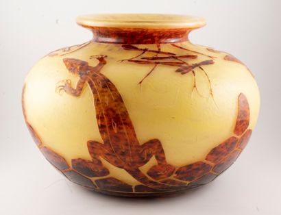 null FRENCH GLASS
An ovoid base in multi-layered yellow and orange glass with acid-etched...