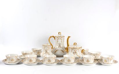 null LIMOGES, Early 20th century
White porcelain coffee service with ovoid body and...