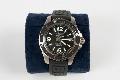 null BREITLING
Super Ocean, Automatic 42
Reference : A17366
Steel chronometer watch....