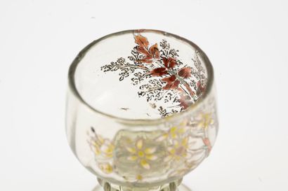 null Emile GALLE (1846-1904)
Crystal liqueur glass decorated with flowers and trees....