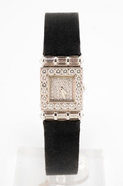 null CHANEL, Circa 1993
Ladies' watch in 18k white gold. Case, bezel, crown and dial...