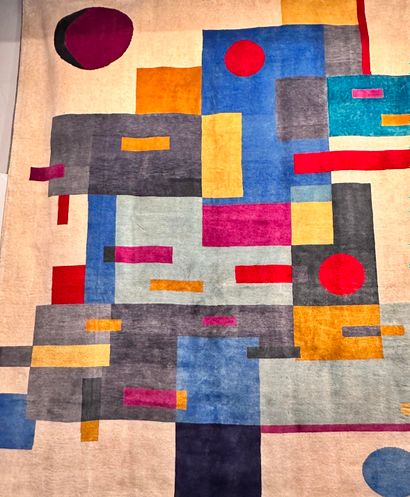 null Modern contemporary carpet from the 20th century
Geometric composition
Hand-knotted...