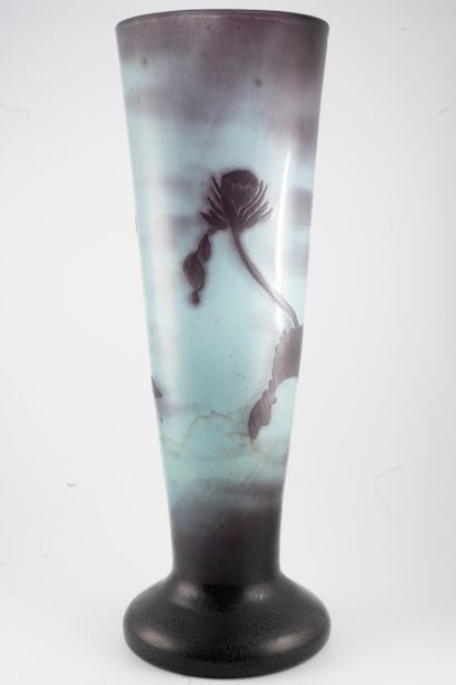 null MULLER CROISMARE
Tubular vase on pedestal in blue and violet multi-layered glass...
