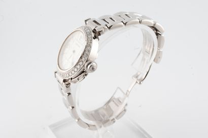 null CARTIER Paris
PASHA" model, year 2000
Ladies' wristwatch in 18k white gold....