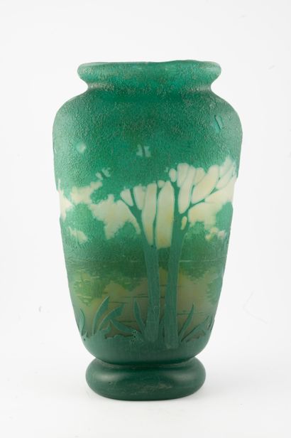 null DAUM, NANCY
Small multi-layer glass vase with acid-etched lacustrine landscape...