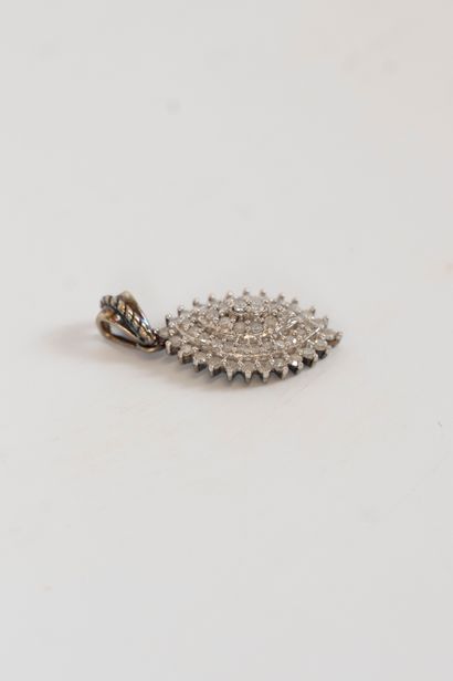 null 925/°° silver pendant, navette shape, entirely set with diamonds. 
Gross weight:...