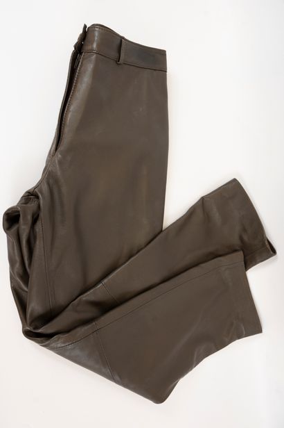 null Brown plunged lambskin pants. 
Size: 38/40