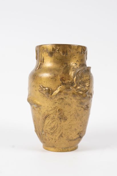 null Alexandre VIBERT (circa 1847-1909).
Gilt bronze vase decorated with a goose...